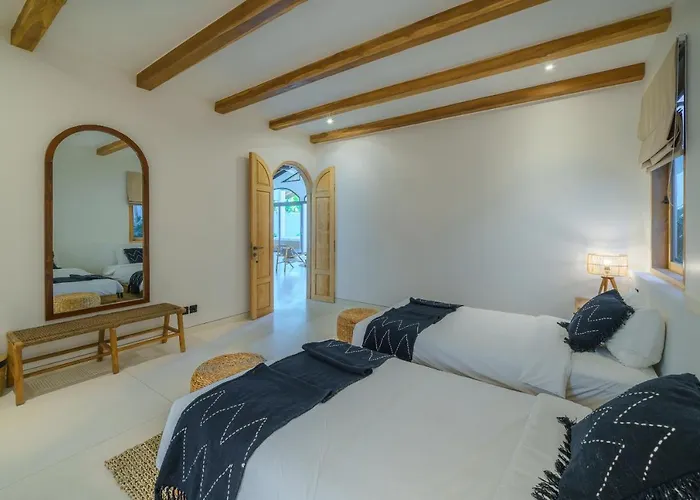 Villa Casa Donilo - 4br Designer In