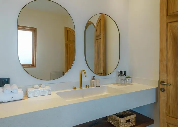 Casa Donilo - 4br Designer In Canggu (Bali)