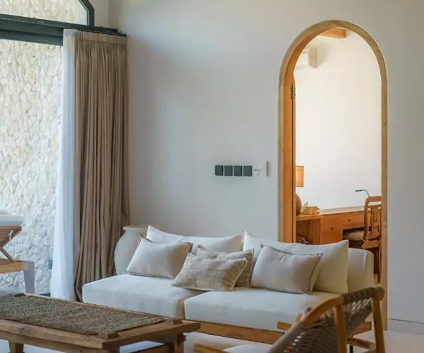 Casa Donilo - 4br Designer In Canggu (Bali)
