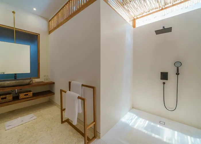Casa Donilo - 4br Designer In * Canggu (Bali)