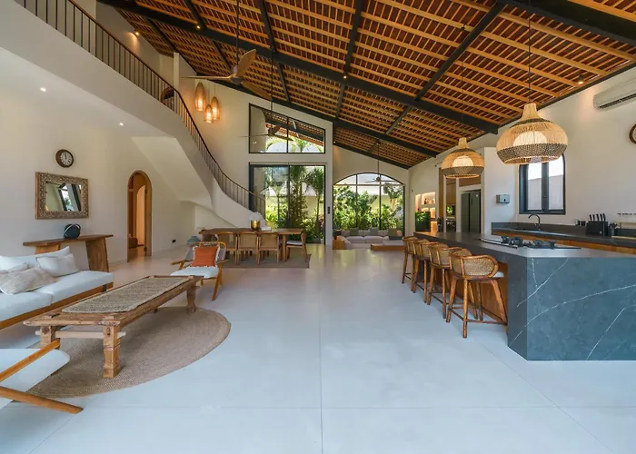 Casa Donilo - 4br Designer In *